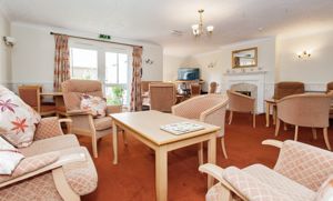 COMMUNAL LOUNGE- click for photo gallery